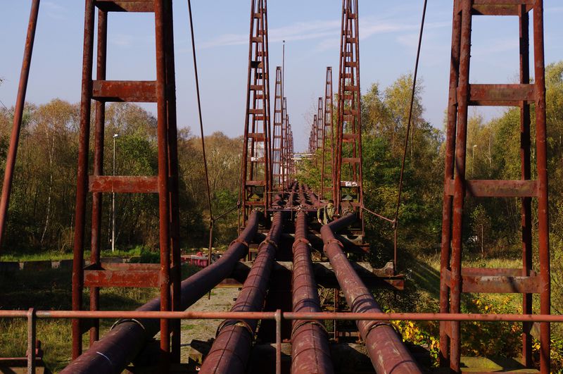 File:Corroded-pipelines.jpg